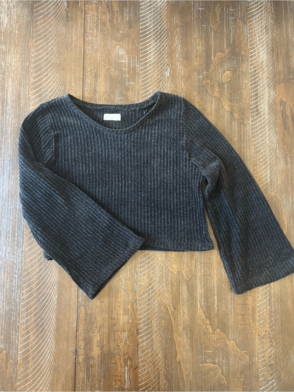 Altar’d State Women’s Cropped Knit Sweater Black Charcoal Long Sleeve